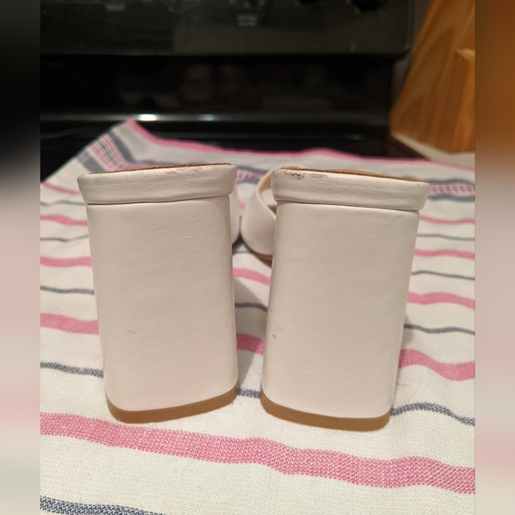 BY FAR Women's Juju Pearl Shine Leather Heeled Mules - White Pearl Shine - Picture 4 of 11